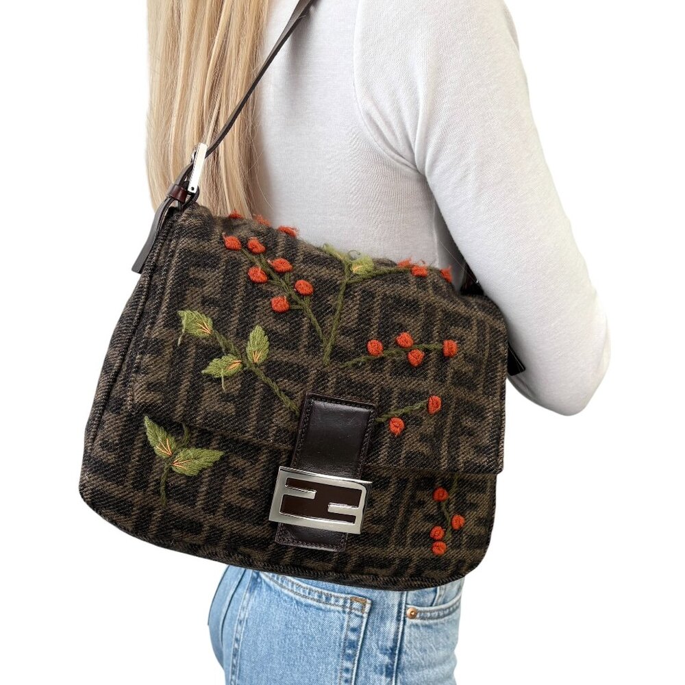 FENDI Vintage FF Mamma Baguette Wool Knit Shoulder Bag Brown Flower [106905]